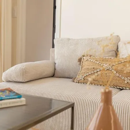 Apartment & 